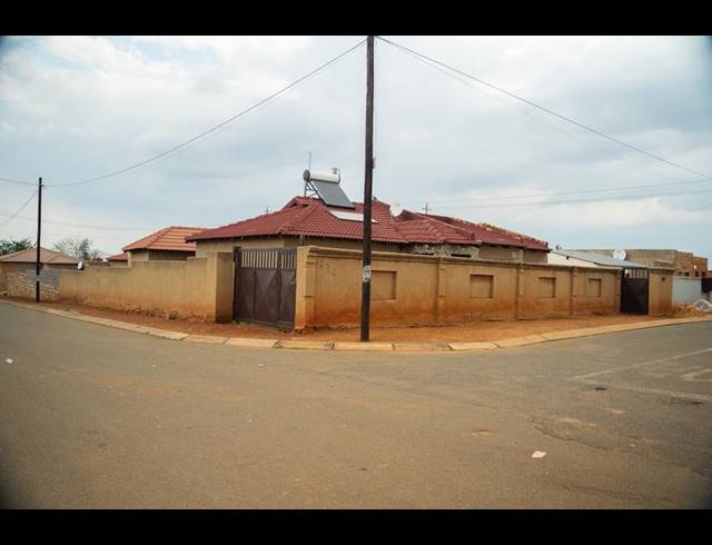 5 BEDROOM HOUSE FOR SALE IN THULANI